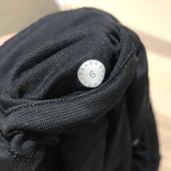 Lululemon shorts - Picture 5 of 6